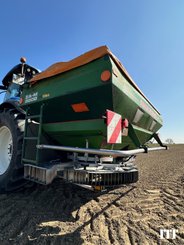 Distributeur d'engrais Amazone ZAM ULTRA 3000L - 4