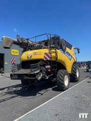 Moissonneuse batteuse New Holland CR 9.80 - 2