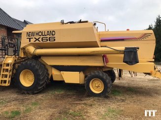 Moissonneuse batteuse New Holland TX 66 - 1