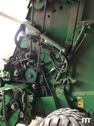 Presse à balles rondes John Deere V 451 M - 3