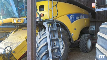 Moissonneuse batteuse New Holland CX 8090 - 1