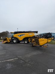 Moissonneuse batteuse New Holland CX 8070 - 2