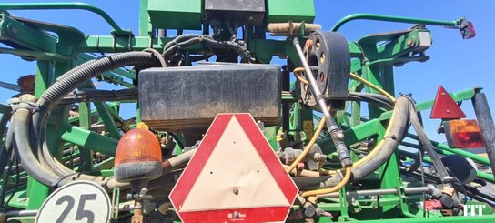 Pulvérisateur traîné John Deere 732 - 3
