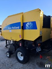 Presse à balles rondes New Holland BR740A - 1