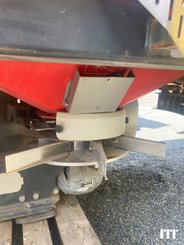 Distributeur d'engrais Kverneland GEOSPREAD - 10