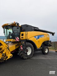 Moissonneuse batteuse New Holland CX 8070 - 1