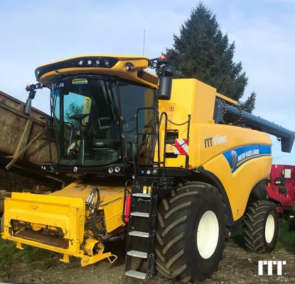 Moissonneuse batteuse New Holland CX 8.70 - 1