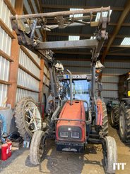 Tracteur agricole Massey Ferguson 4220 - 1