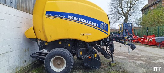 Presse à balles rondes New Holland ROLLBELT 180 SUPER - 1