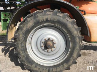 Pulvérisateur traîné Amazone UX 3200 - 5