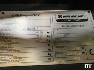 Moissonneuse batteuse New Holland CR 9070 - 9