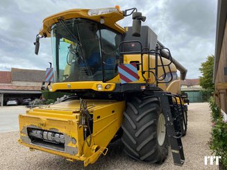 Moissonneuse batteuse New Holland CR 9090 - 2