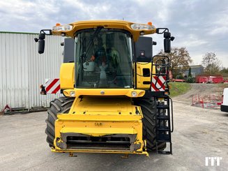 Moissonneuse batteuse New Holland CX 8090 - 8
