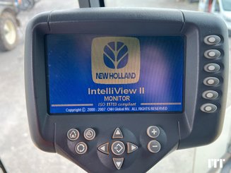 Moissonneuse batteuse New Holland CX 8090 - 13