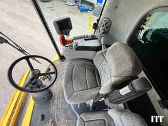 Moissonneuse batteuse New Holland CX 8090 - 9