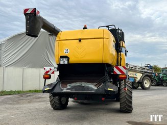 Moissonneuse batteuse New Holland CX 8090 - 4