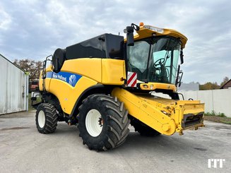 Moissonneuse batteuse New Holland CX 8090 - 1
