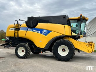 Moissonneuse batteuse New Holland CX 8090 - 2
