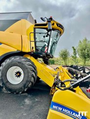 Moissonneuse batteuse New Holland CX 8.70 - 8