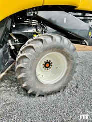 Moissonneuse batteuse New Holland CX 8.70 - 5
