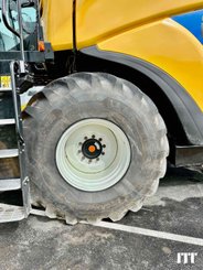 Moissonneuse batteuse New Holland CX 8.70 - 4
