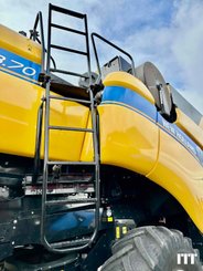 Moissonneuse batteuse New Holland CX 8.70 - 7