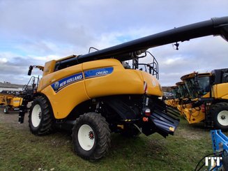 Moissonneuse batteuse New Holland CR 8.90 - 2