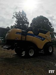 Moissonneuse batteuse New Holland CX 8.70 - 4