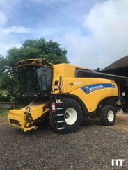 Moissonneuse batteuse New Holland CX 8.70 - 1