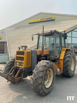 Tracteur agricole Renault 133-14 TS - 1