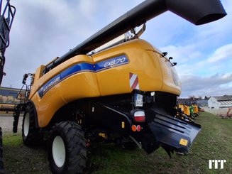 Moissonneuse batteuse New Holland CX 8.70 - 2