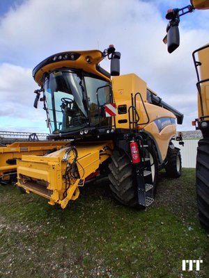 Moissonneuse batteuse New Holland CX 8.70 - 1