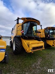 Moissonneuse batteuse New Holland CX 8.70 - 1