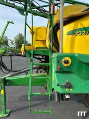Pulvérisateur traîné John Deere 732 - 8