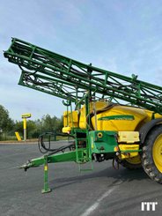 Pulvérisateur traîné John Deere 732 - 3