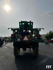 Pulvérisateur traîné John Deere 732 - 6