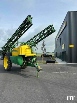 Pulvérisateur traîné John Deere 732 - 1
