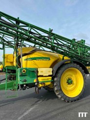 Pulvérisateur traîné John Deere 732 - 2