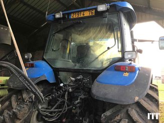 Tracteur agricole New Holland TM 120 - 12