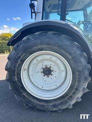 Tracteur agricole Valtra T213 - 10
