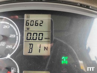 Tracteur agricole Claas AXION 810 - 9