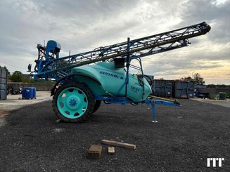 Pulvérisateur traîné Berthoud TRACKER 3200 - 1