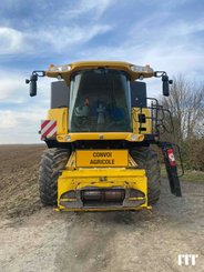 Moissonneuse batteuse New Holland CR 9070 - 1