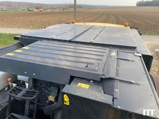 Moissonneuse batteuse New Holland CR 9070 - 6