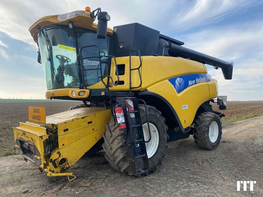 Moissonneuse batteuse New Holland CR 9070 - 1