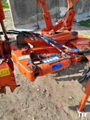 Charrue Kuhn VARIMASTER 123 - 6