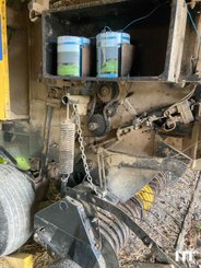 Presse à balles rondes New Holland BR740A - 6