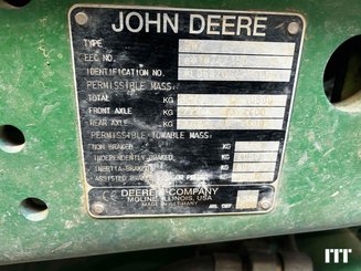 Tracteur agricole John Deere 6820 - 7