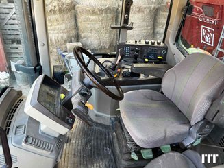 Tracteur agricole John Deere 6820 - 6