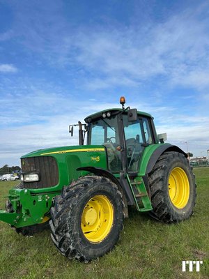 Tracteur agricole John Deere 6820 - 1